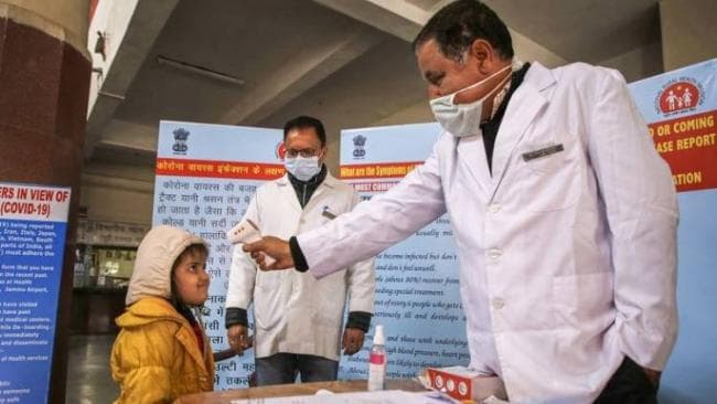 यूपी में सरकारी डॉक्टरों को लेकर सरकार का बड़ा फैसला, अनुभवी चिकित्सकों को 70 वर्ष की आयु तक सेवाएं देने का अवसर